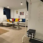One Lux Stay Studio Basement Near Antwerp Central